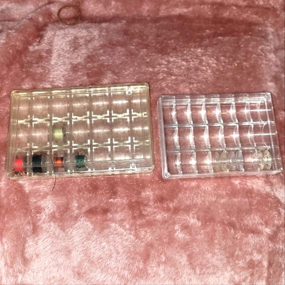 Vintage Woven Sewing Box with 2 Bobbin Boxes - Picture 4 of 5